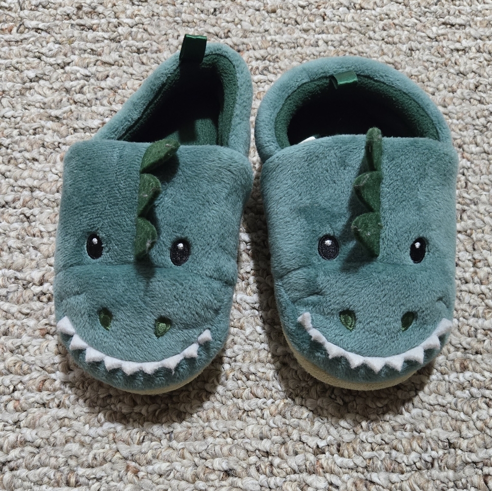 Old Navy dino Slippers